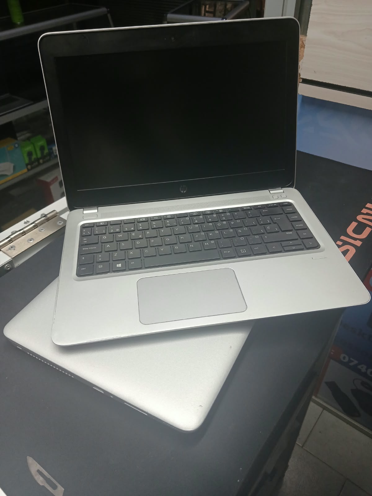 HP ProBook 430 G4 Laptop Intel Core i3 7th Gen, 8GB RAM, 256GB SSD, 13.3 Inch HD Display, Refurbished Business Laptop for Office, School, Work, Browsing and Everyday Use