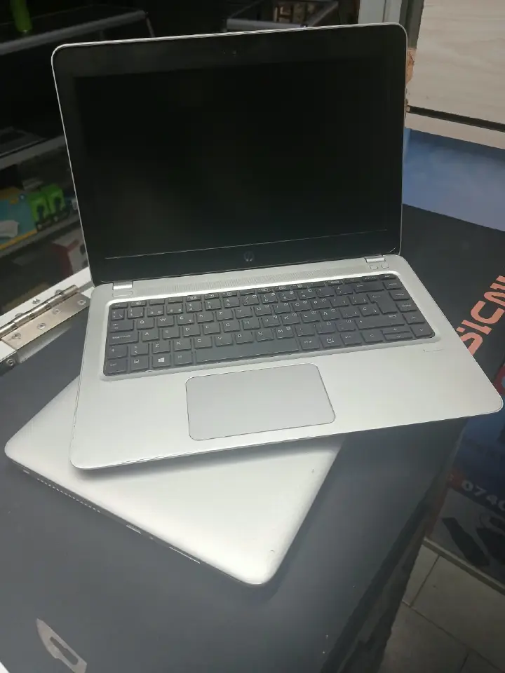 HP ProBook 430 G4 Laptop Intel Core i3 7th Gen, 8GB RAM, 256GB SSD, 13.3 Inch HD Display, Refurbished Business Laptop for Office, School, Work, Browsing and Everyday Use