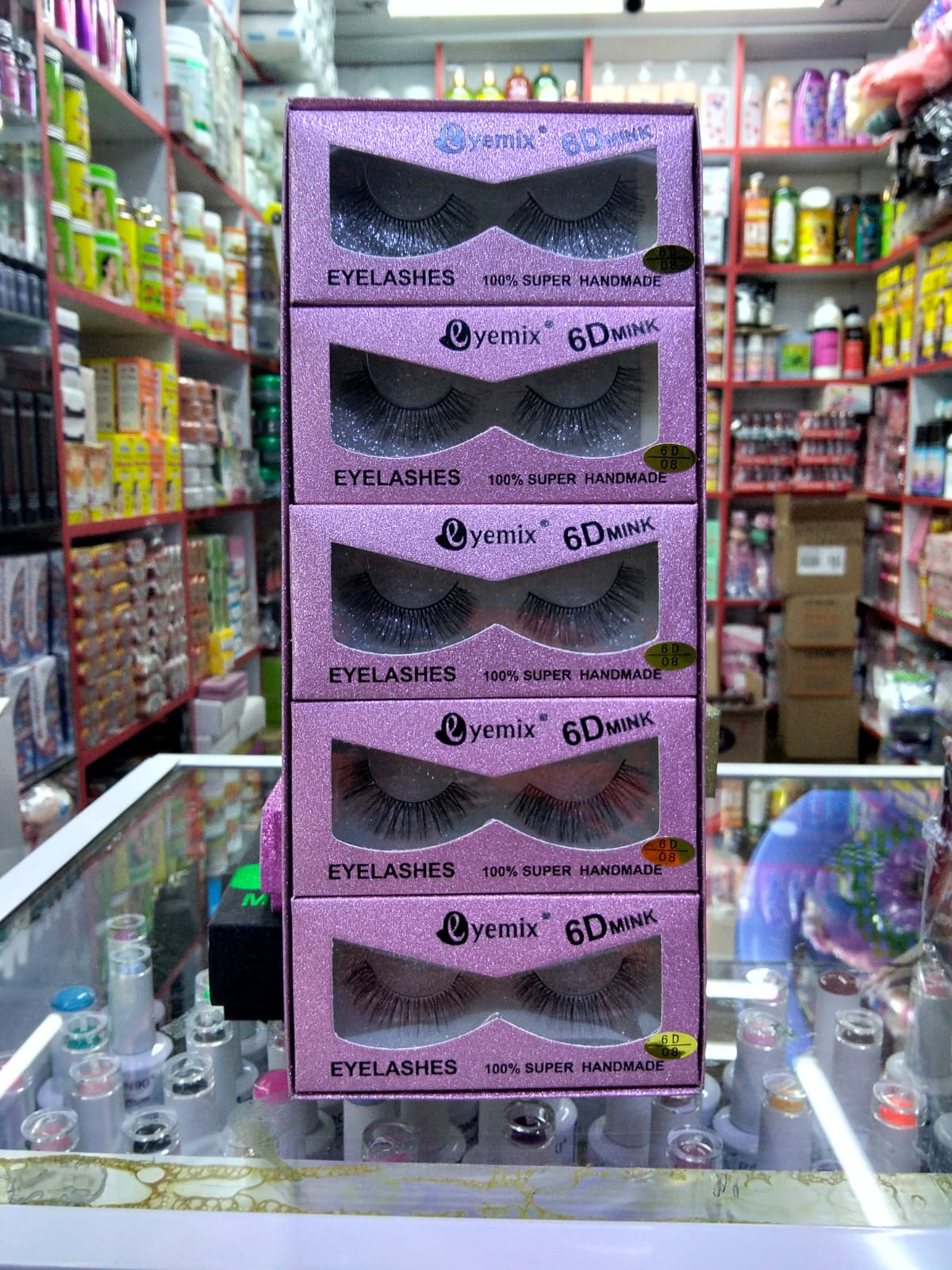 6D Mink Eyelashes- Handmade and Designed To Add Volume and Definition For a Dramatic Effect.