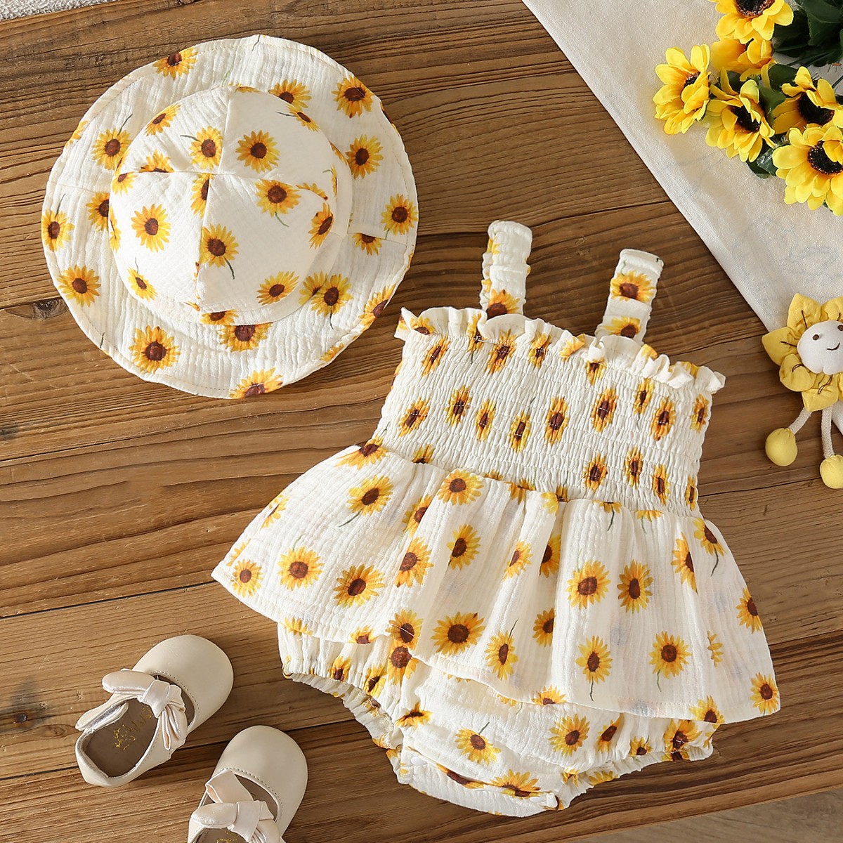 Baby Girl Summer Cotton Outfits Sleeveless Floral Print Smocked Romper Dress with Sun Hat Set 3-18M Summer Infant Baby Girl Outfits Sleeveless Floral Print Bodysuit Dress Sun Hat Clothes Set