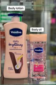 725ml Vaseline Daily Brightening Even Tone Lotion  + Intensive Care Vitamin B3 Body Oil 200ML