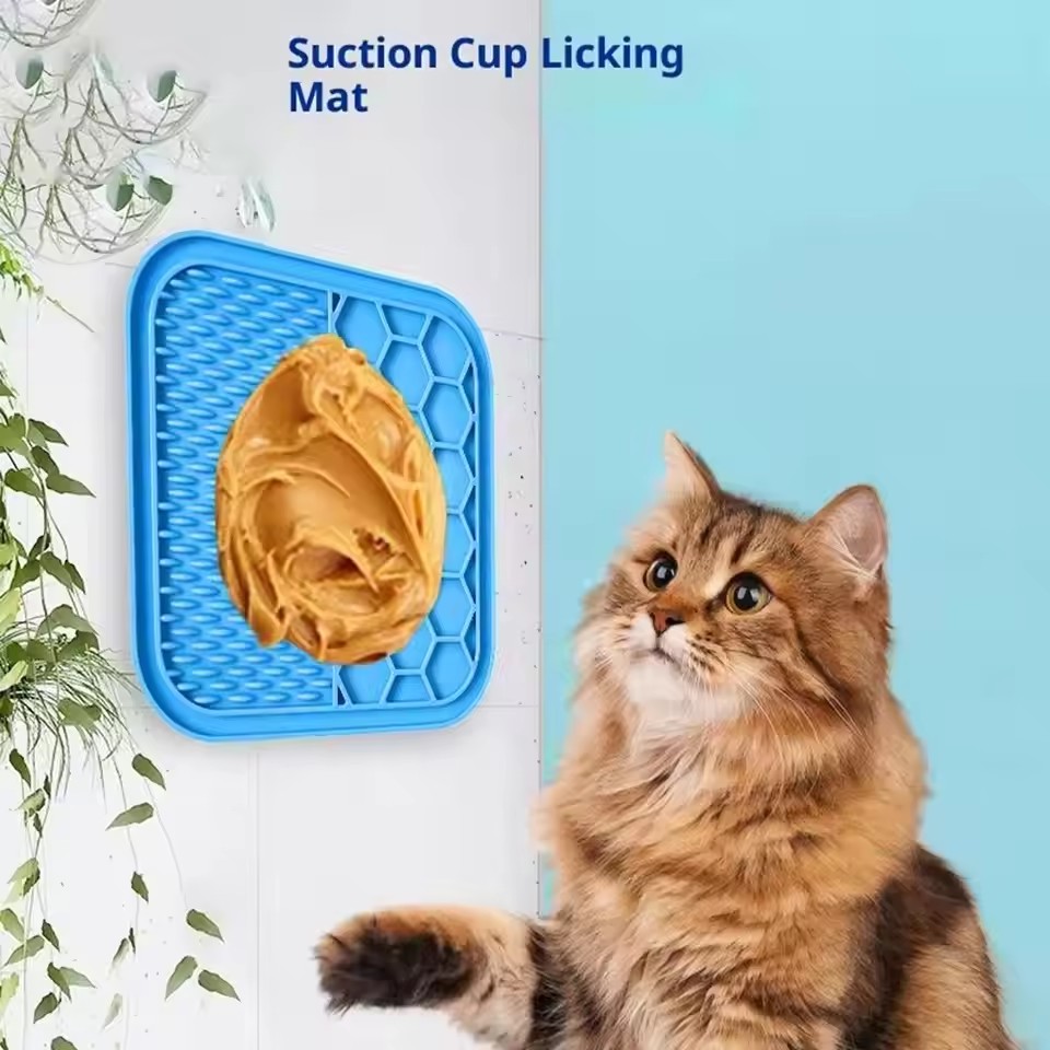 Pet Lick Silicone Mat Dogs Pet Slow Food Plate for Dog Bathing Distraction Silicone Dog Sucker Food Training Dog Feeder Supplies