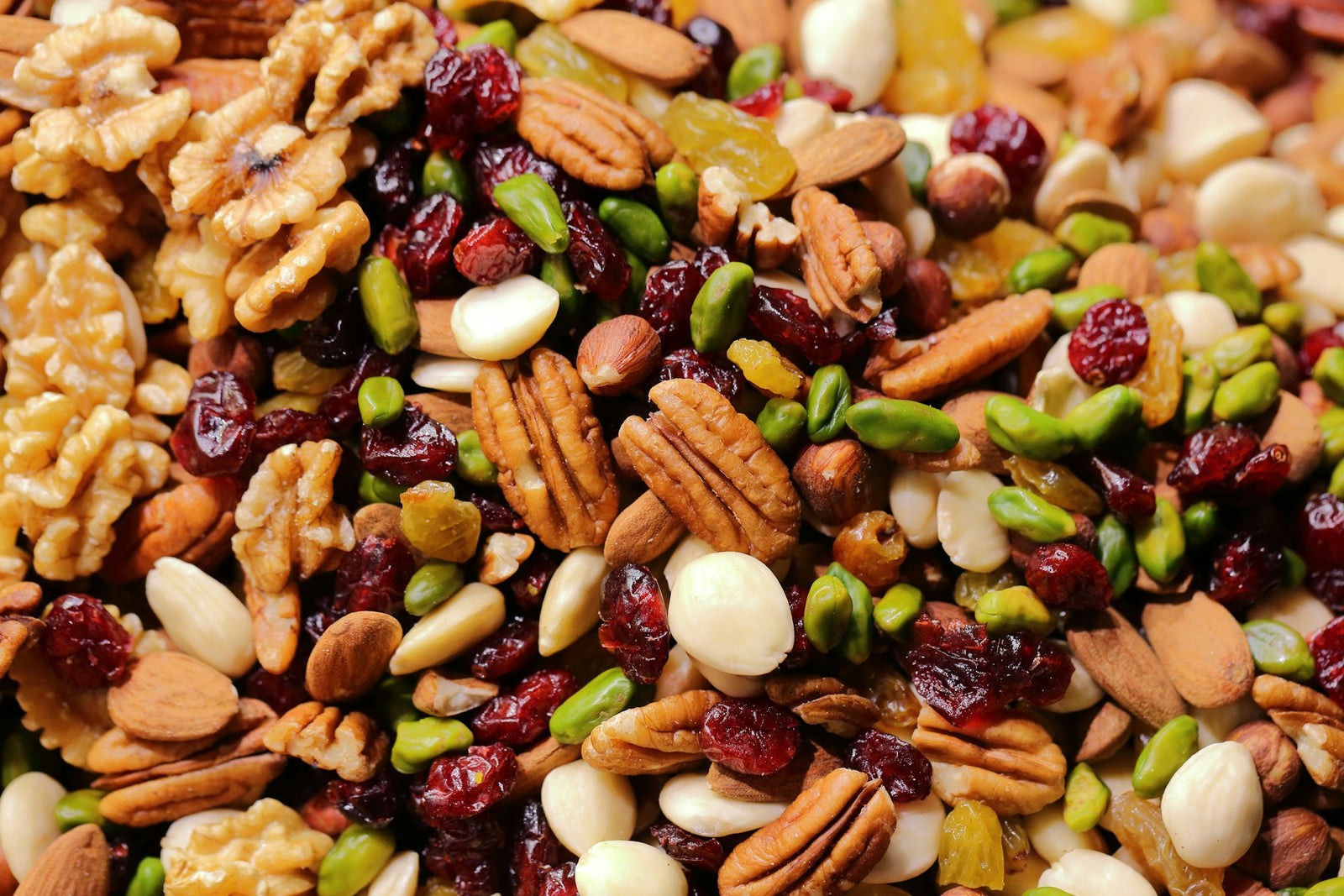 Mixed nuts are a versatile snack that typically combines variety in flavor, texture, and nutrition. Most commercial blends include a mix of peanuts, almonds, cashews, walnuts, and brazil nuts.