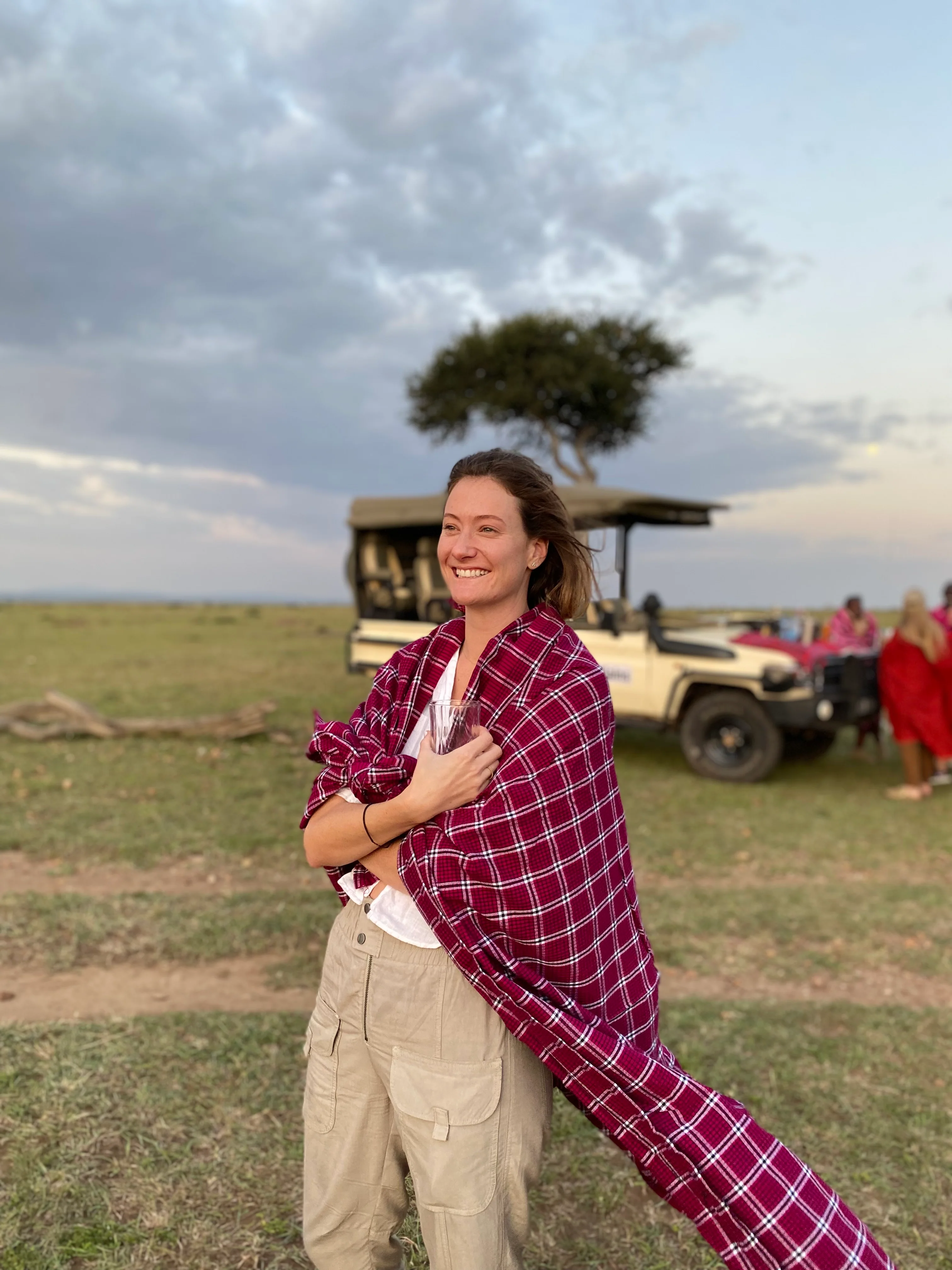 Maasai Shuka Random Color Dispatch – Traditional African Blanket Checkered Cloth, Versatile Wrap, Safari Essential, Cultural Apparel