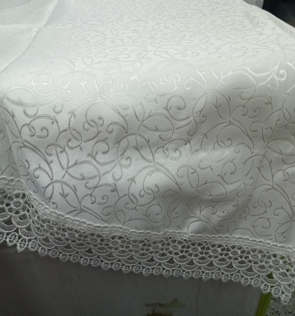 180cm Round Polyester Jacquard Table Cloth – Elegant Decorative Dining Table Cover with Woven Patterned Design for Kitchen, Dining Room, Home Events and Everyday Use, Stylish Table Décor