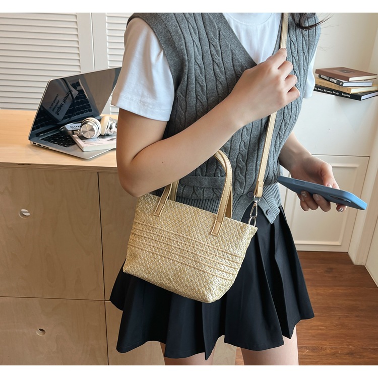 Vintage Straw Rattan Woven Bags Handmade Summer Beach Bags Ladies Large Capacity Shoulder Bag Bohemia Travel Handbags Totes B0264