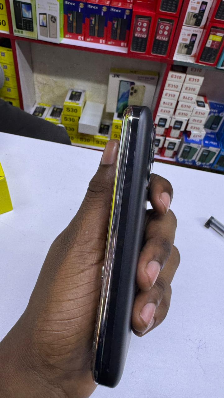 LIMITED DISCOUNT💃🏻💃🏻🔥🔥 !! BRAND NEW JX G95 PHONE 2.8 inch Display 3200mAh FEATURE PHONE WITH Bluetooth /Wireless FM/SD Slot kabambe/katululu/mulika mwizi/button feature phone
