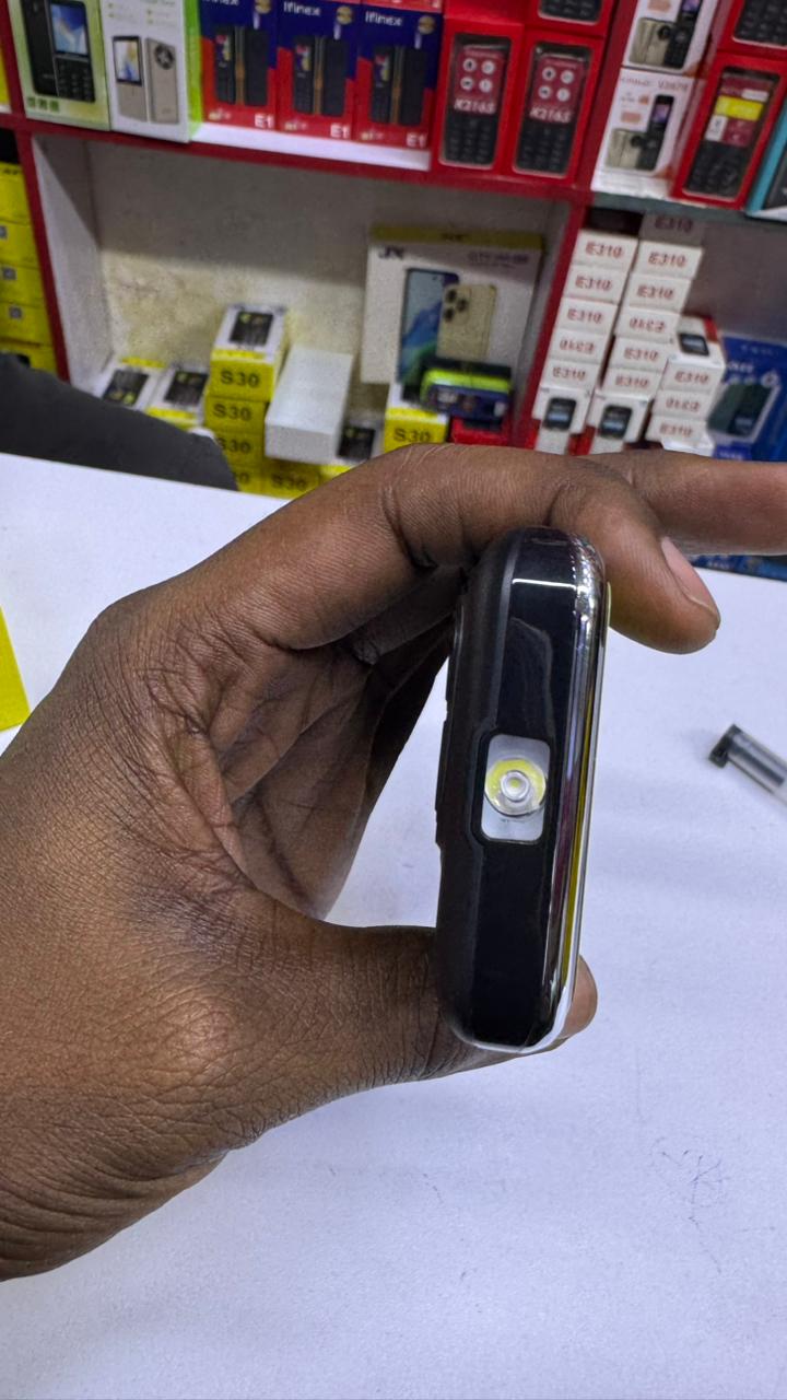LIMITED DISCOUNT💃🏻💃🏻🔥🔥 !! BRAND NEW JX G95 PHONE 2.8 inch Display 3200mAh FEATURE PHONE WITH Bluetooth /Wireless FM/SD Slot kabambe/katululu/mulika mwizi/button feature phone