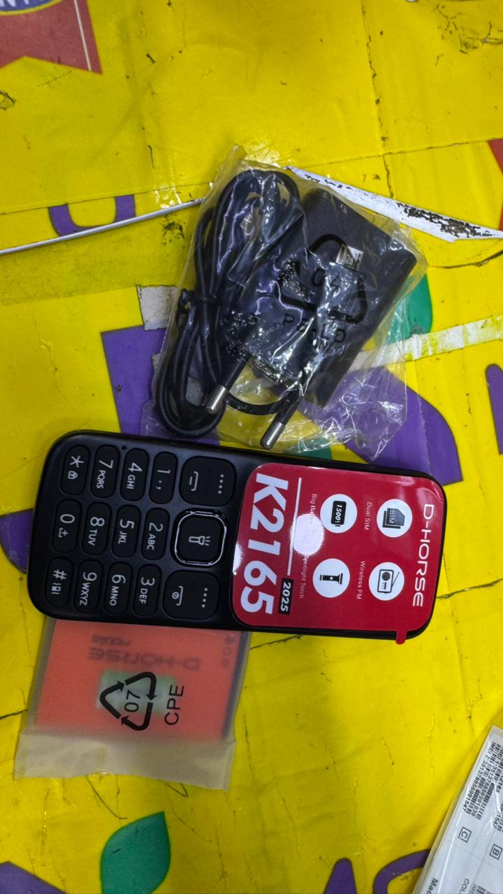 LIMITED DISCOUNT !!!BRAND NEW D-HORSE 2165 SIM CARD FEATURE PHONE WITH Bluetooth /Wireless FM/SD Slot kabambe/katululu/mulika mwizi/button feature phone