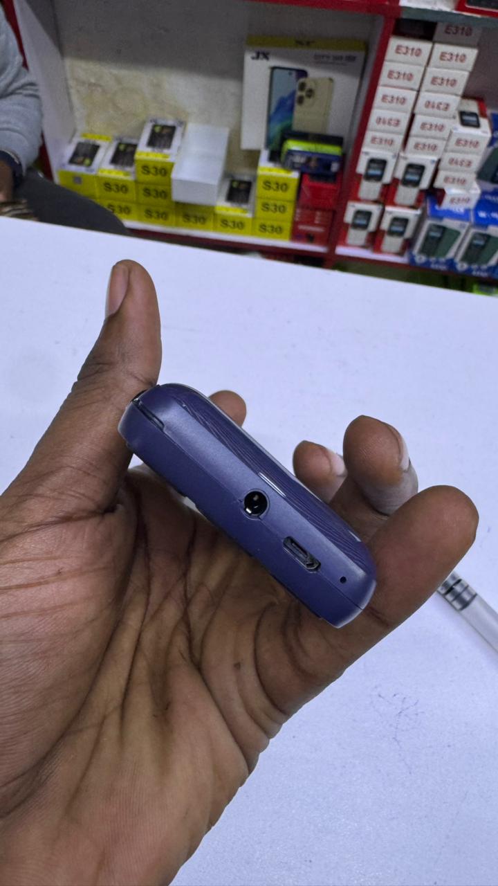 LIMITED DISCOUNT💃🏻💃🏻🔥🔥 !! BRAND NEW JX S30 DUAL SIM FEATURE PHONE WITH Bluetooth /Wireless FM/SD Slot kabambe/katululu/mulika mwizi/button feature phone