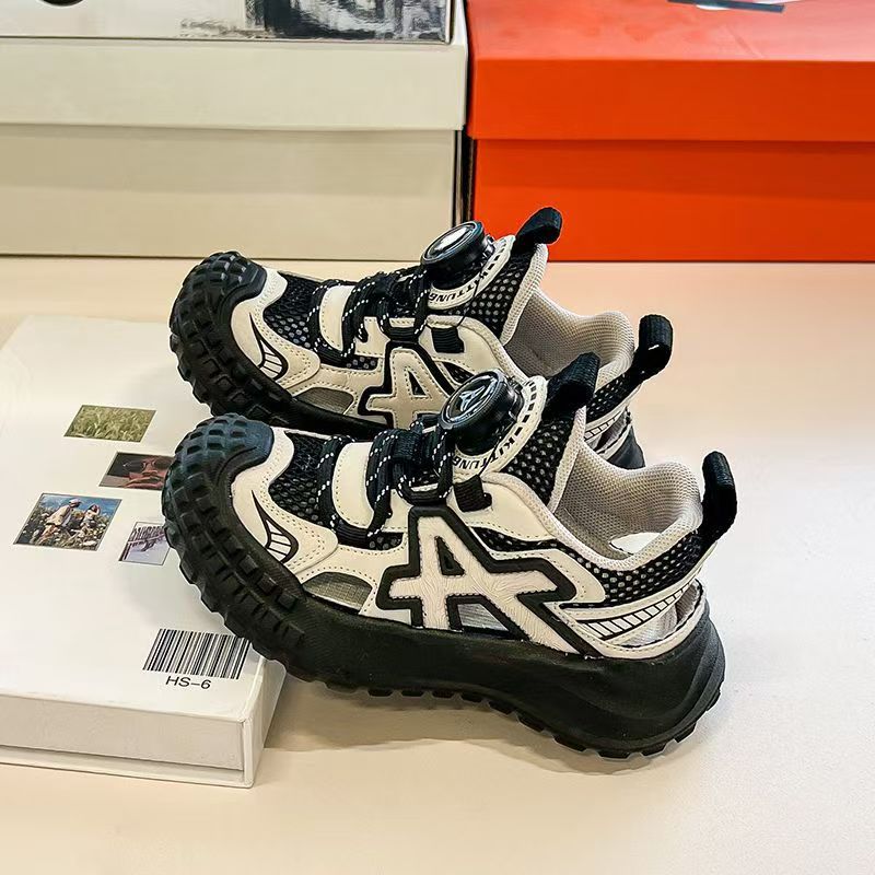 New children's sports shoes, boys' shoes, new boys' children's lightweight mesh breathable tire daddy shoes