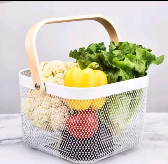 Portable Fruit Storage Basket 25×25×18cm – Alloy Mesh Basket with Bamboo Handle for Fruits, Vegetables, Snacks and Kitchen Countertop Storage, Lightweight Home Organizer
