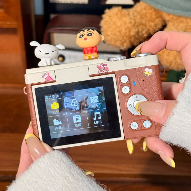 【Equipped with a 32GB memory card】64MP flip screen digital camera, compact camera for student selfies and beauty, 16X zoom portable Vlog camera for campus and travel