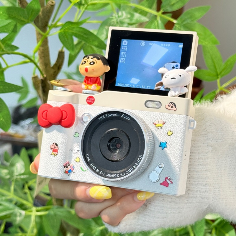 【Equipped with a 32GB memory card】64MP flip screen digital camera, compact camera for student selfies and beauty, 16X zoom portable Vlog camera for campus and travel