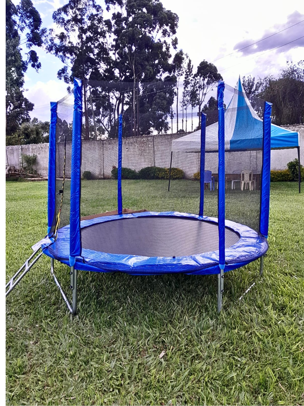 8Ft Trampoline, Brand New With Safety Enclosure Net