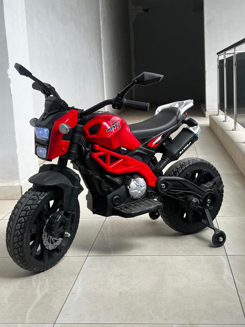 Kids electric motorbike, rubber wheels, age 2 to 9 years