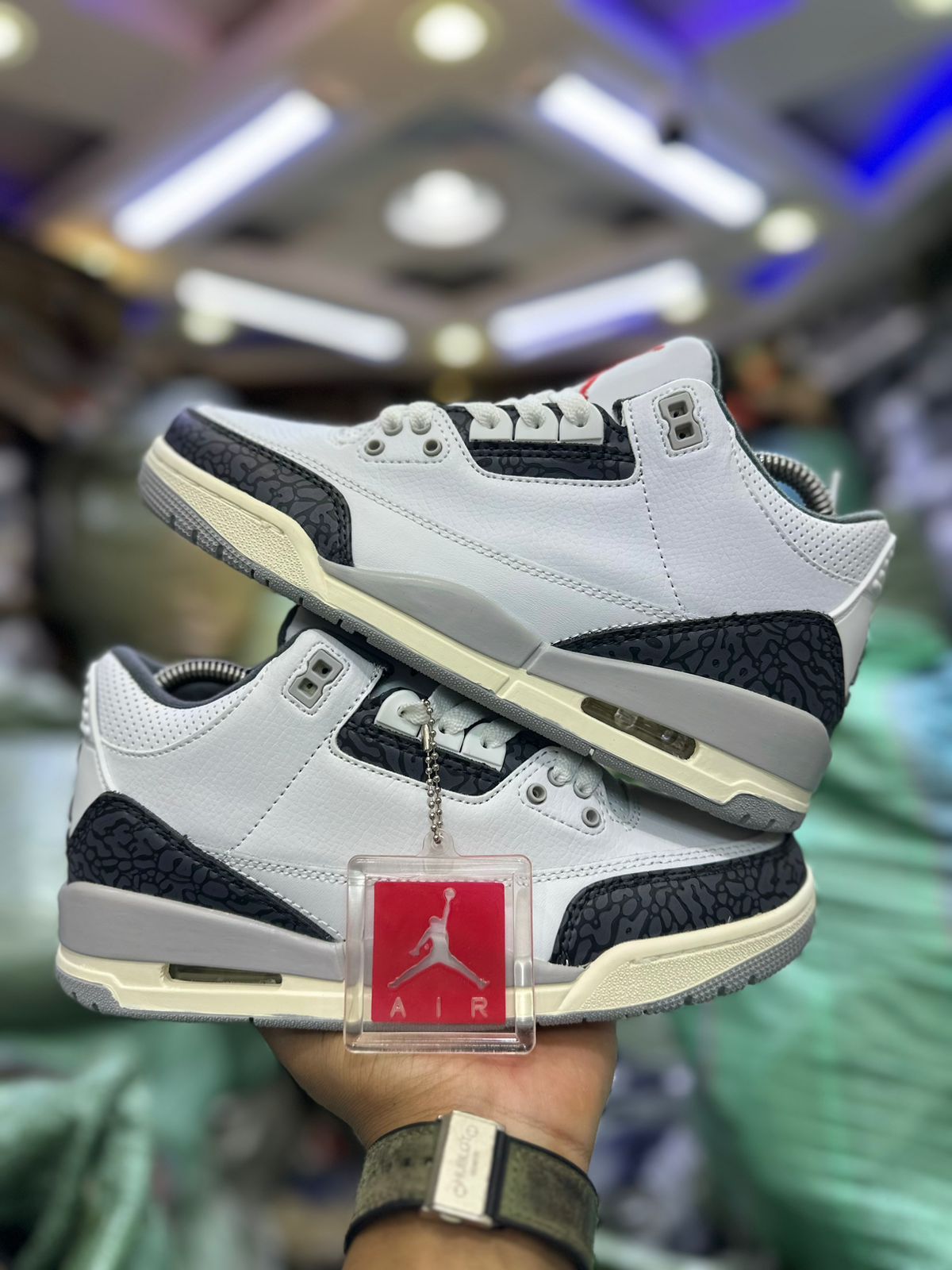 🔥 (free foam cleaner) 🔥 Air jordan 3 Retro  Men’s Sneakers – Men’s Cushioned Running Shoes, Streetwear Trainers, Comfortable Sports Shoes, Casual Fashion Sneakers with Air Sole Unit,