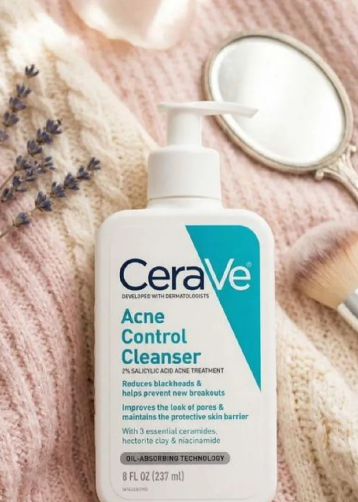 CeraVe Acne Control Cleanser in an 8 fl oz (237 ml) , Formulated with 2% salicylic acid to clear acne and reduce blackheads, along with niacinamide to soothe skin