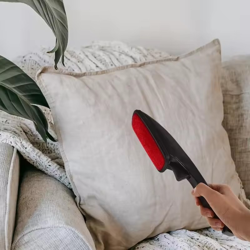 Creative Rotatable Wool Coat Brush Cashmere Coat Dust Removal Electrostatic Adsorption Cleaning Tool Household Supplies