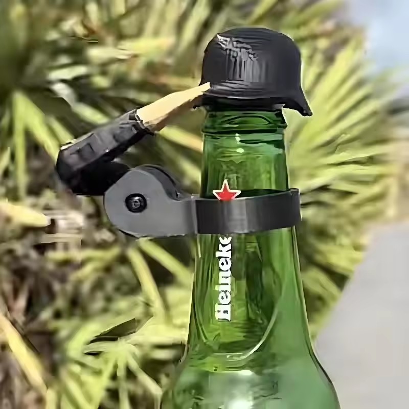 1Pcs Creative Beer Bottle Cap Helmet Salute Soldier Shaped Dustproof Cover Reusable Bottles Covers for Party Bar Decoration