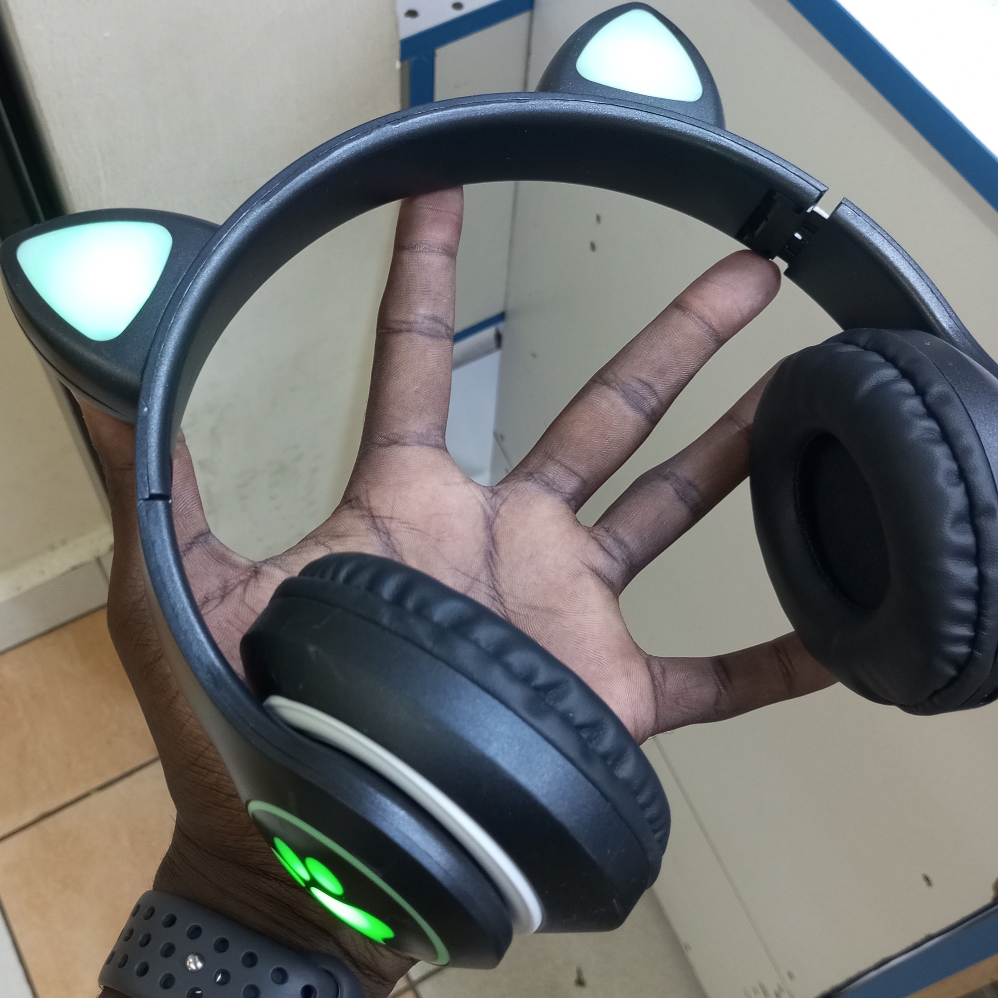 CAT STN-28 Pro Black Wireless Headphones with RGB Lights and foldable storage – Type-C Charging