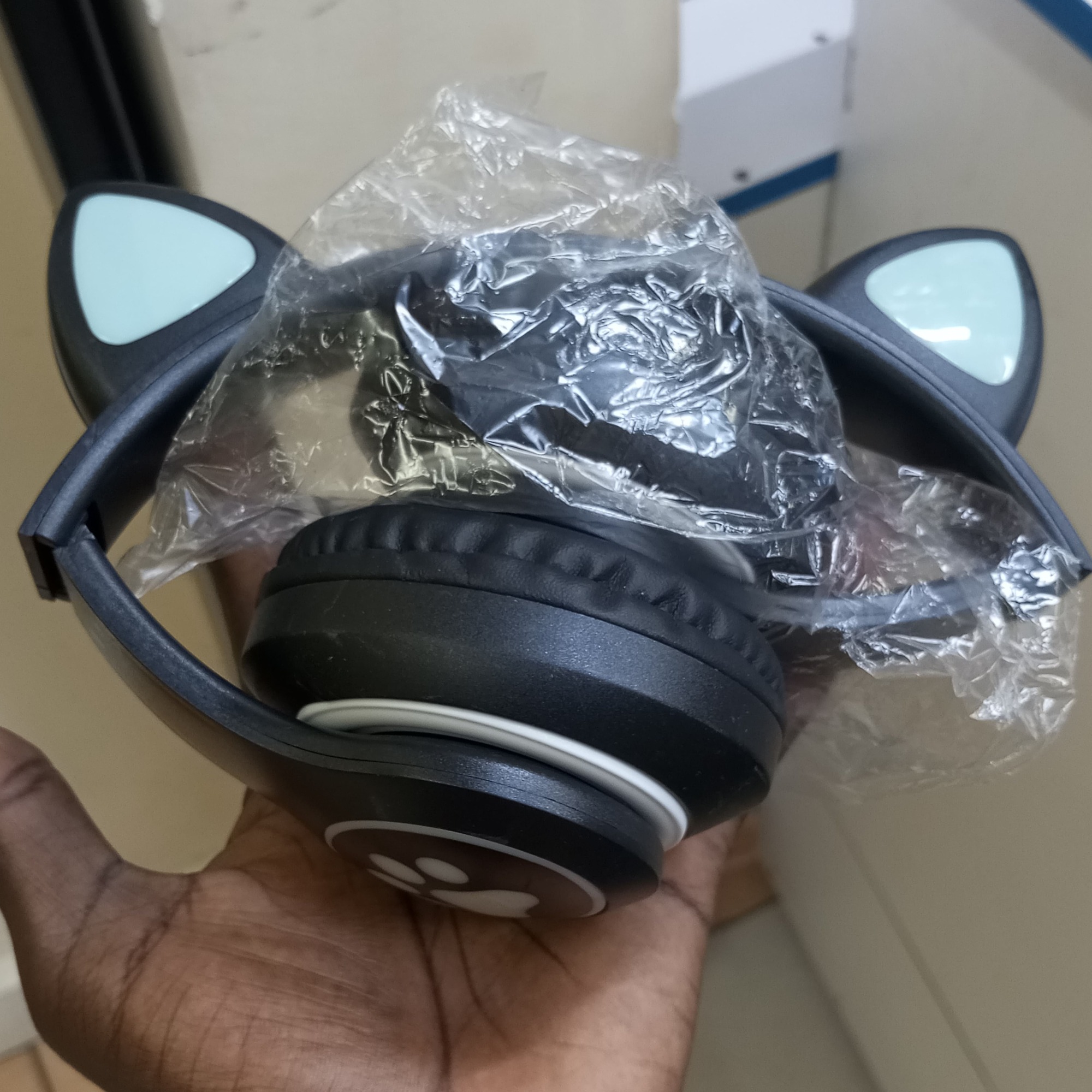 CAT STN-28 Pro Black Wireless Headphones with RGB Lights and foldable storage – Type-C Charging