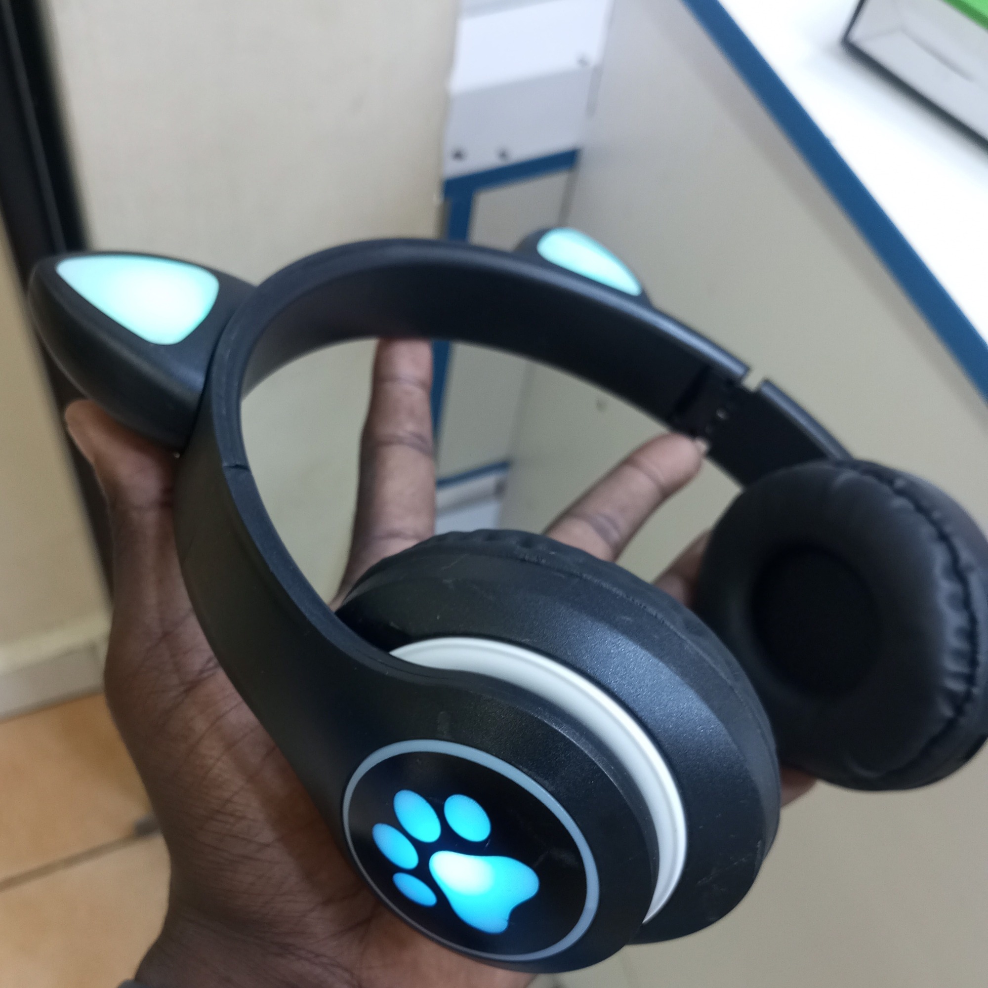 CAT STN-28 Pro Black Wireless Headphones with RGB Lights and foldable storage – Type-C Charging