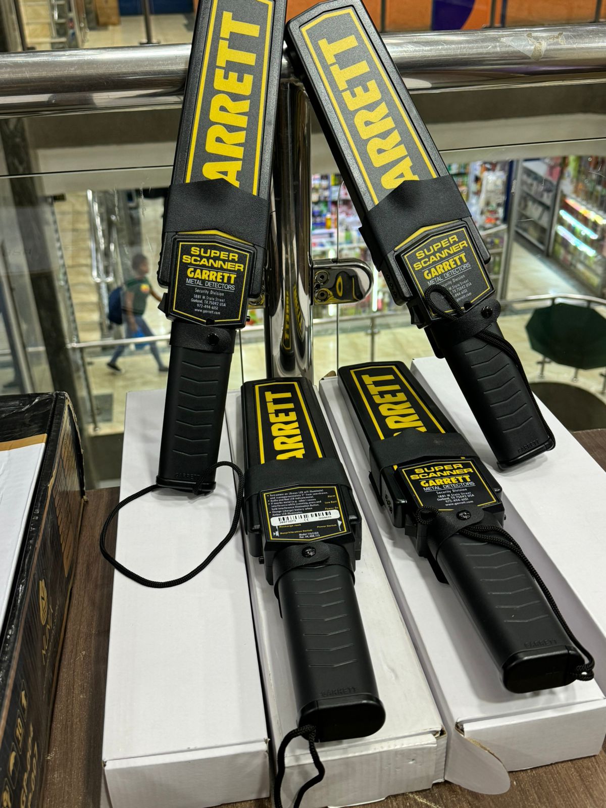🔥 Super Garrett Security Scanner 🔥
Enhance safety and security with the Super Garrett Handheld Metal Detector Scanner, designed for fast and accurate detection in high-security environments.