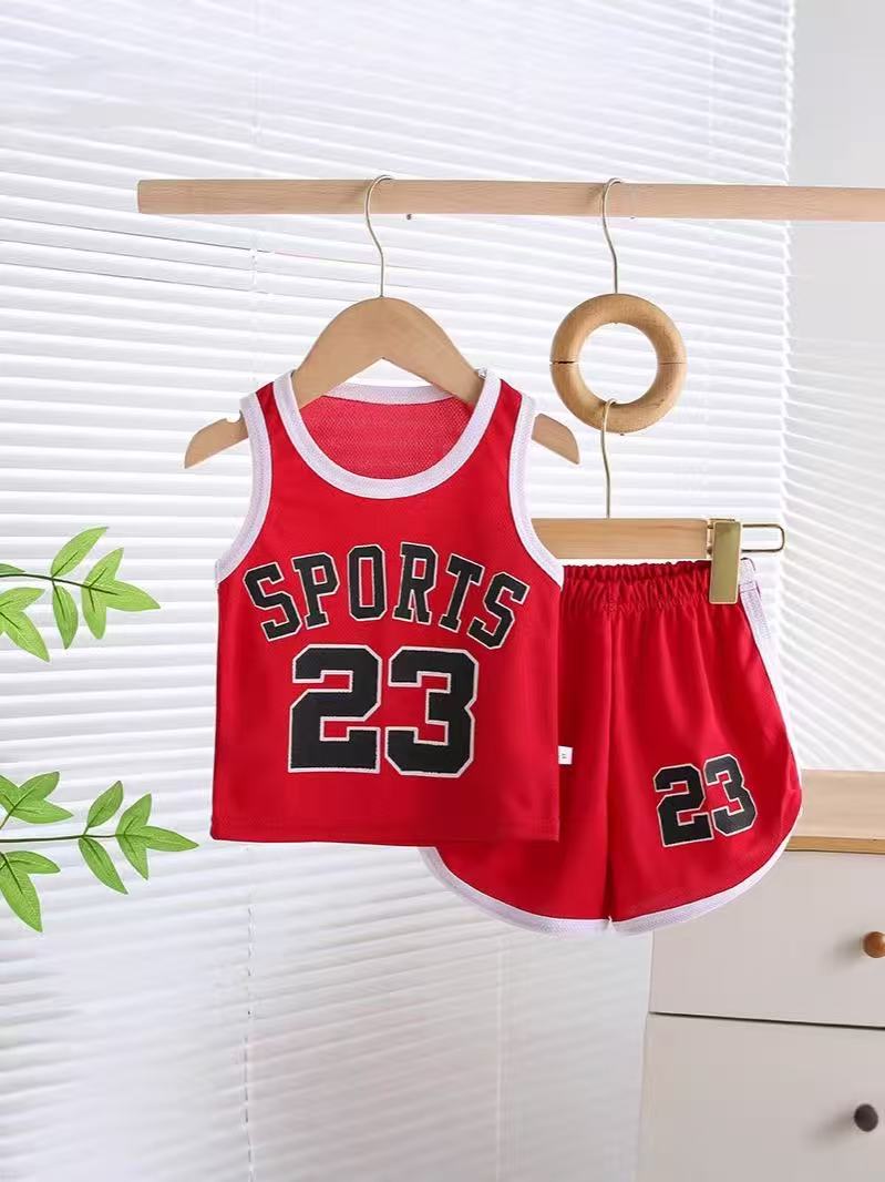 2 sets of children's sports outfits, unisex basketball uniforms, summer mesh shorts, quick-dry summer athletic wear including tops, shorts, and vests.