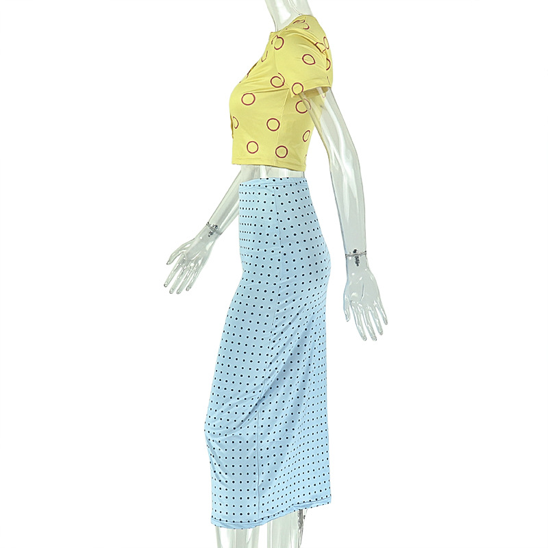 New product selection: European and American style, fresh, simple, light luxury women's clothing, hip hugging new skirt set, round neck cardigan, short sleeved, exposed navel two-piece set