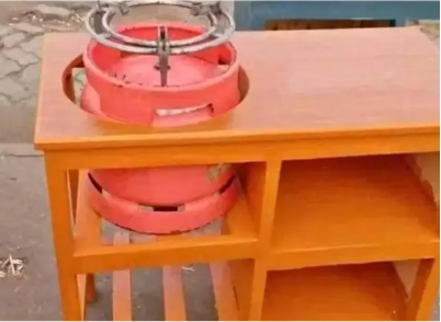 Modern strong and classic kitchen table,Wooden strong Kitchen table with racks. suitable for 6KG cooking Meko.as picture