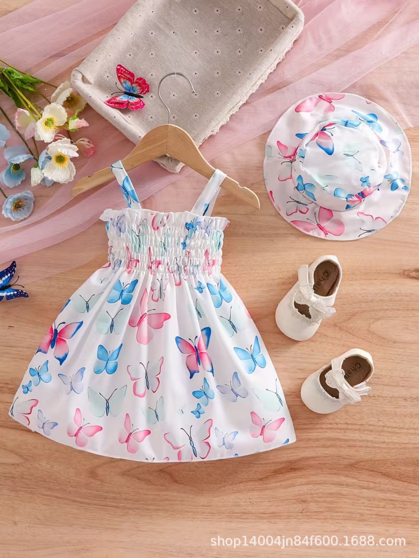 Newborn to 3-year-old girl two-piece heart-shaped printed sleeveless dress+princess hat