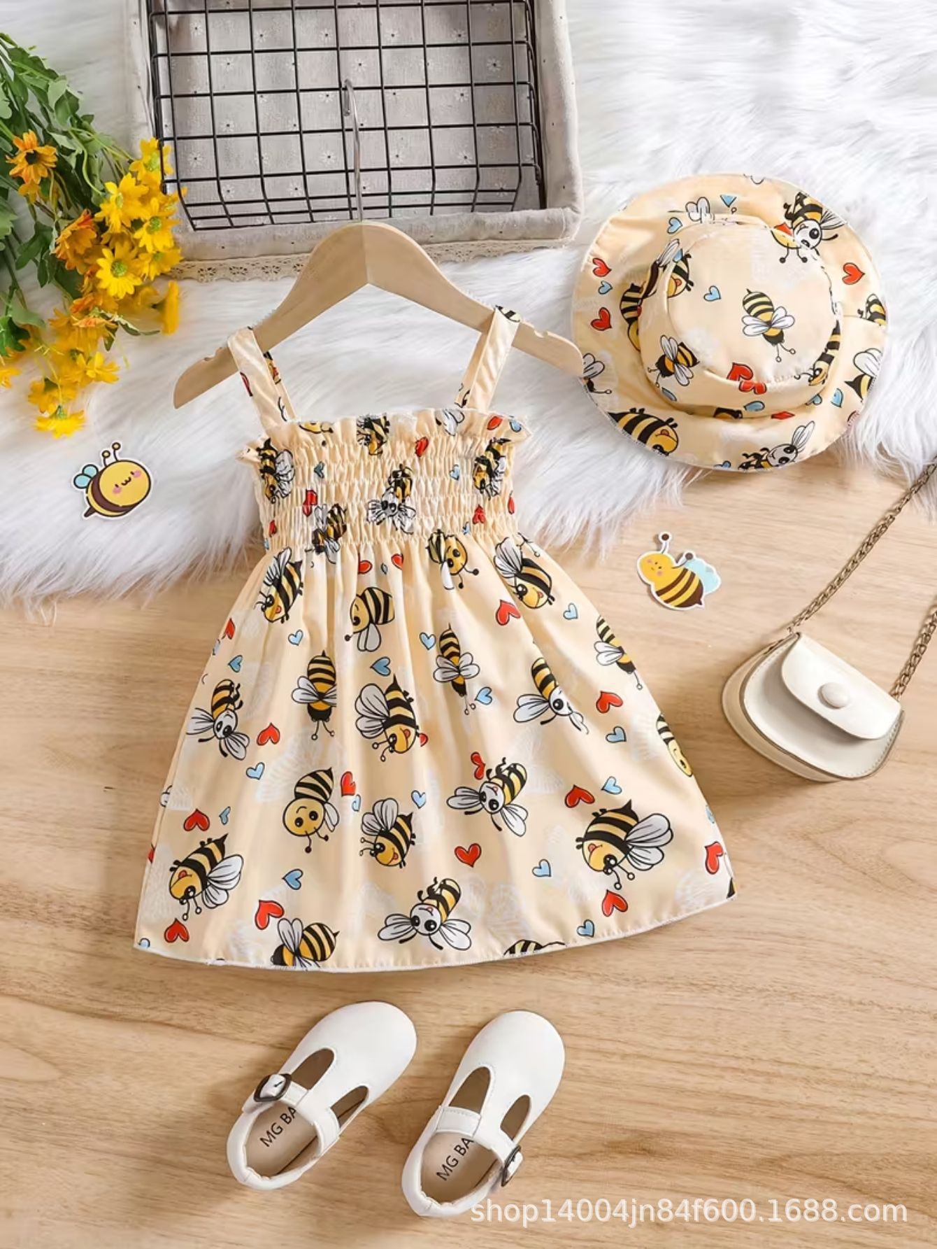 Newborn to 3-year-old girl two-piece heart-shaped printed sleeveless dress+princess hat