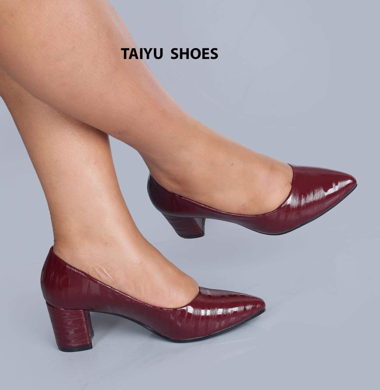 ⚡NEW ARRIVAL TAIYU High quality Classic ladies heels very cute and elegant style up your steps with these new heels  made with breathable material for durability BLACK WHITE BLUE CREAM ⚡Very cute💯