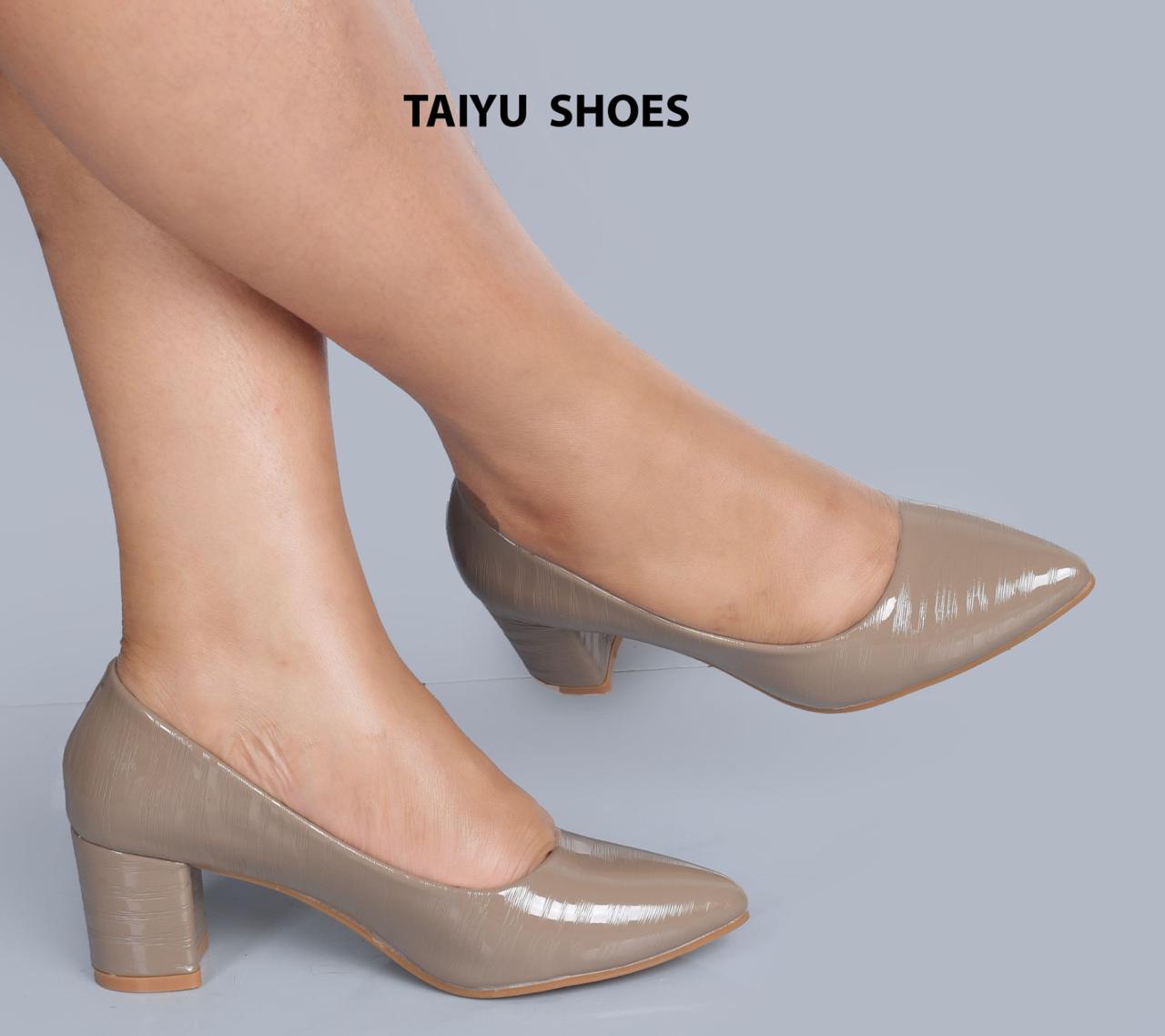 ⚡NEW ARRIVAL TAIYU High quality Classic ladies heels very cute and elegant style up your steps with these new heels  made with breathable material for durability BLACK WHITE BLUE CREAM ⚡Very cute💯