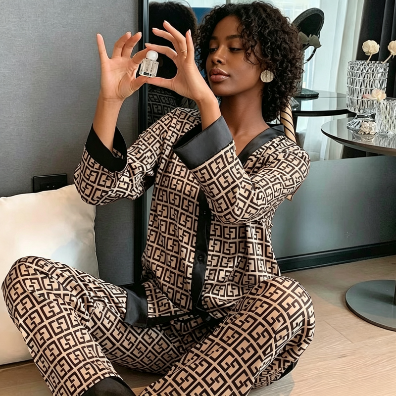 Women's Clothing Pajama Set Printed Long Sleeved Pants Sleepwear For Women Hot Selling Gold Printed Comfortable And Breathable QSROCIO