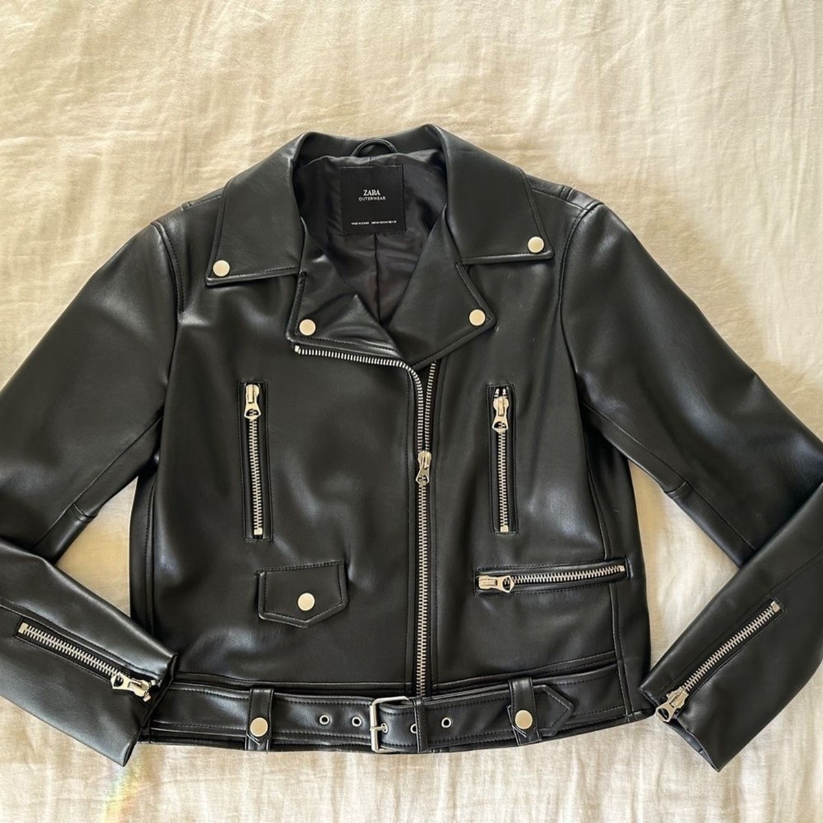 🖤✨ Ladies Black Leather Jacket with Belt – Stylish Fashion Outerwear 🧥 Premium Biker Style Jacket 💎 Elegant Streetwear Collection