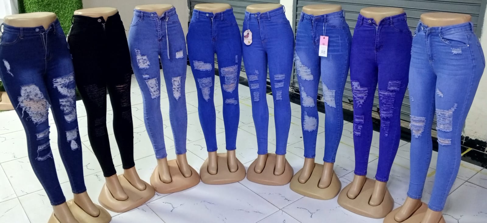 👖🔥 Ladies Ripped Jeans – Distressed Denim Pants ✨ Trendy Streetwear Fashion 💙 Comfortable Everyday Wear Collection
