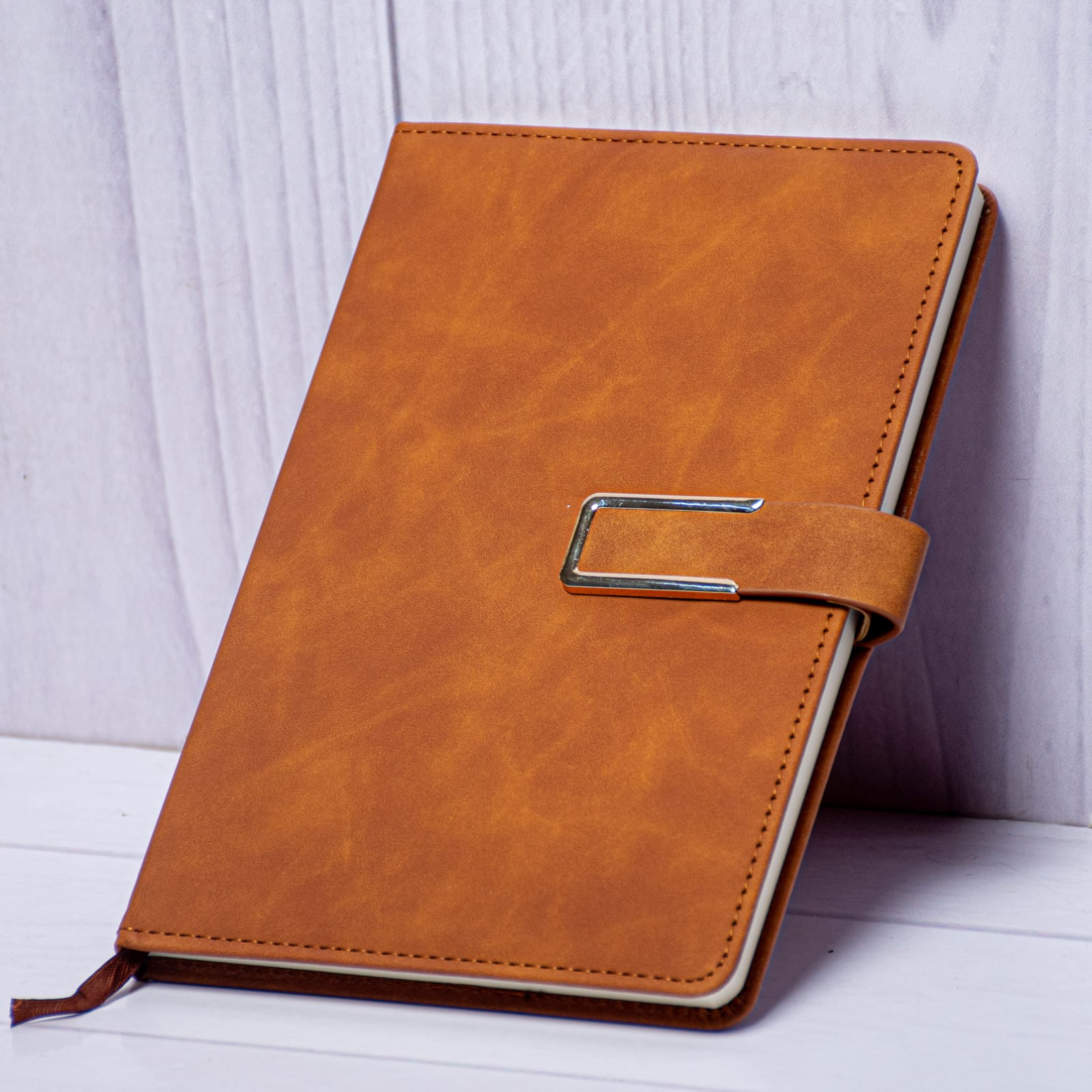 🎁✨ Enjoy a FREE Gift with every purchase! Stay organized in style with the A5 Executive Magnetic Buckle Notebook, featuring a premium PU leather cover, secure magnetic closure, and a sleek executive