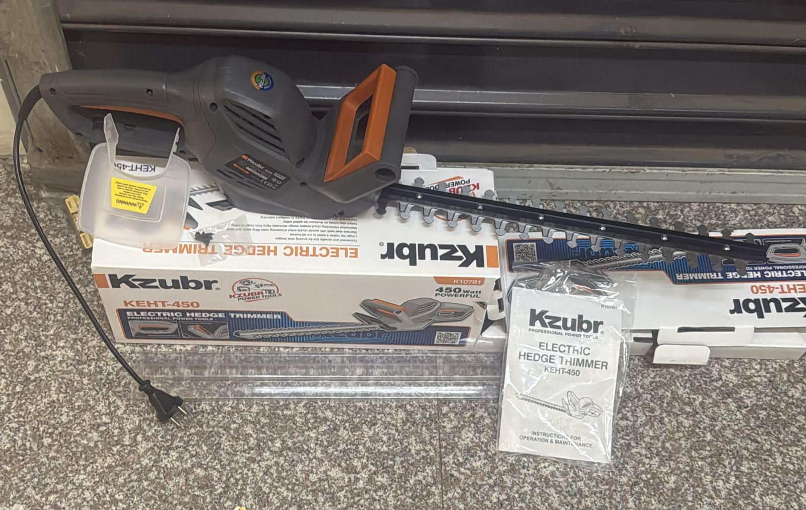 SHOP WITH US TODAY🎊🛒Kzubr Electric Hedge Trimmer KEHT-450 – 450W Powerful Garden Cutter – Heavy Duty Grass & Fence Trimmer✔️✔️ Sharp Dual Action Blades – Clean and smooth trimming
✔️ Lightweight & E
