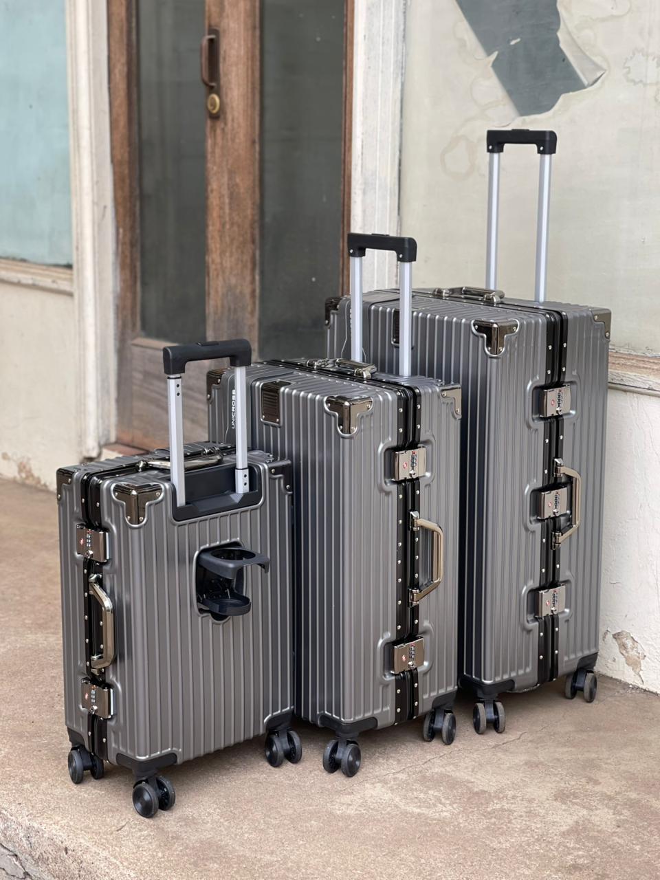 READY TO PICK🚚✈️3 IN 1 LAXURIOUS MANAGERIAL BOSSY Aliminium flame UNICROSS zippless SUITCASE BRIEFCASE TRAVEL BAG🚚3 IN 1 LAXURIOUS MANAGERIAL BOSSY Aliminium flame UNICROSS zippless SUITCASE BRIEFCA