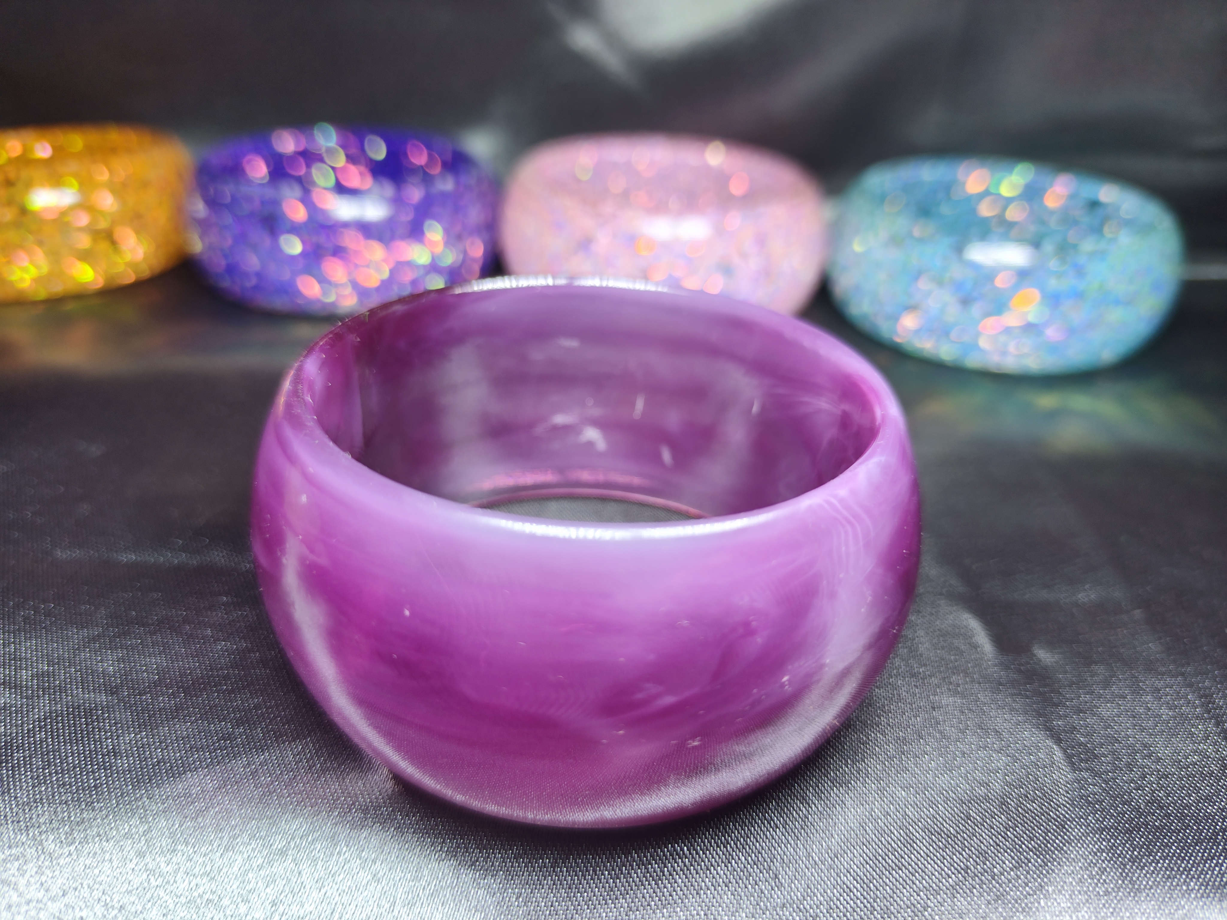 Colorful Marble Resin Bangle Bracelet Set - Chunky Acrylic & Gold Foil Glitter Wide Cuff Jewelry for Women & Girls, Aesthetic Retro Trendy Y2K Statement Wristband Fashion Accessory Gifts