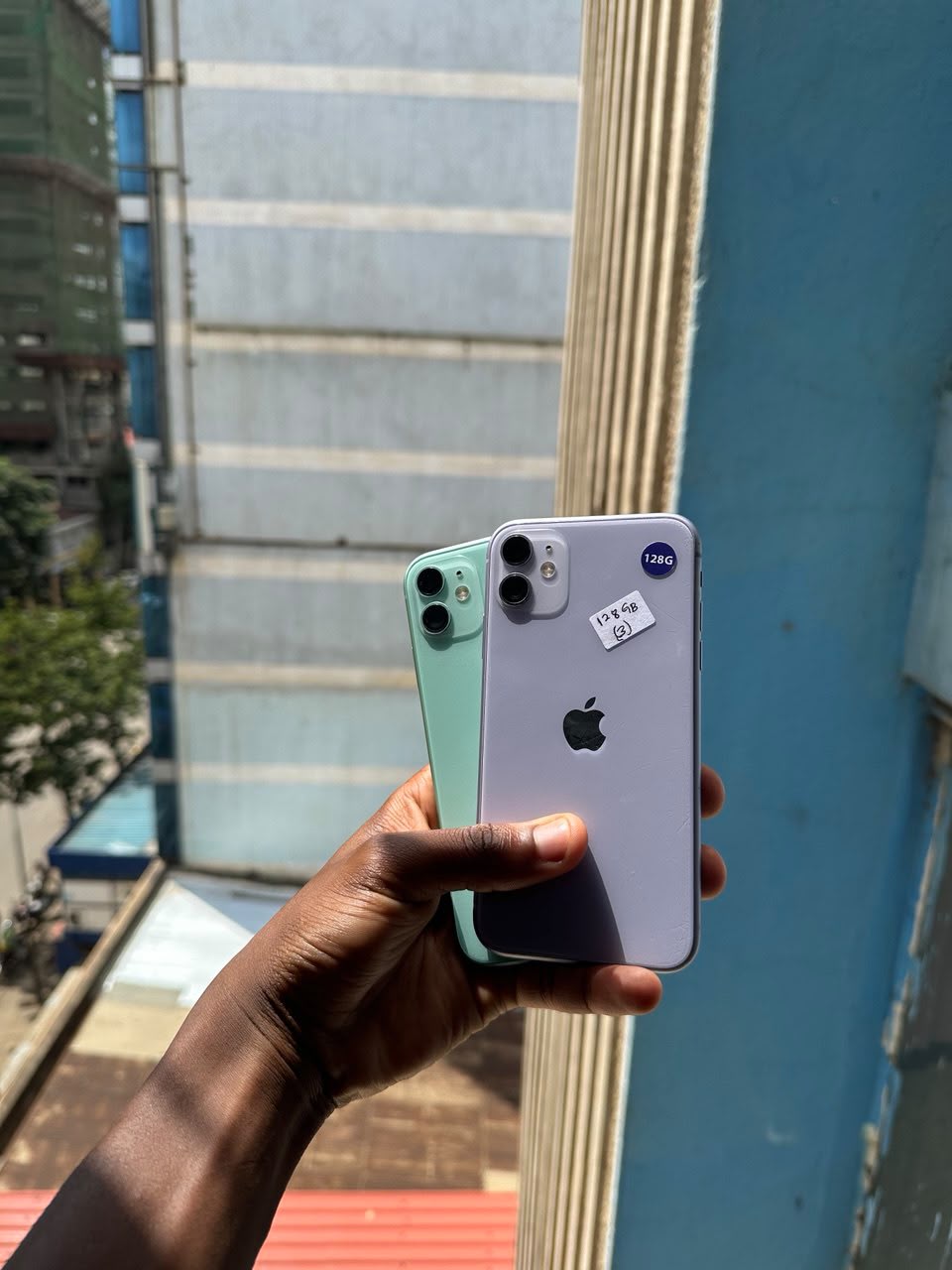 IPHONE 11 CLEAN EX-UK ORIGINAL APPLE DEVICE WITH FACE ID INTACT, TRUE TONE WORKING, FACTORY UNLOCKED, FULLY TESTED, EXCELLENT CONDITION, FAST PERFORMANCE AND READY TO USE.