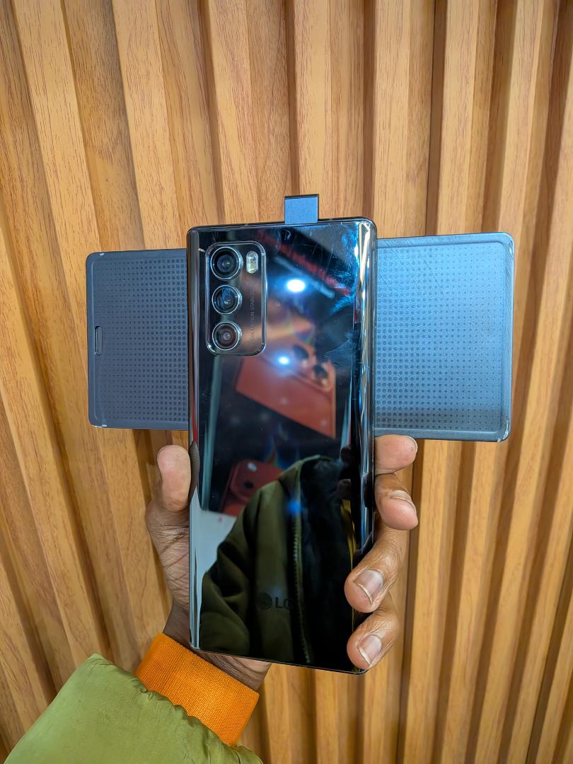 LG WING 5G — The Phone That Swivels 128gb 8gb ram Aurora Gray 64MP camera