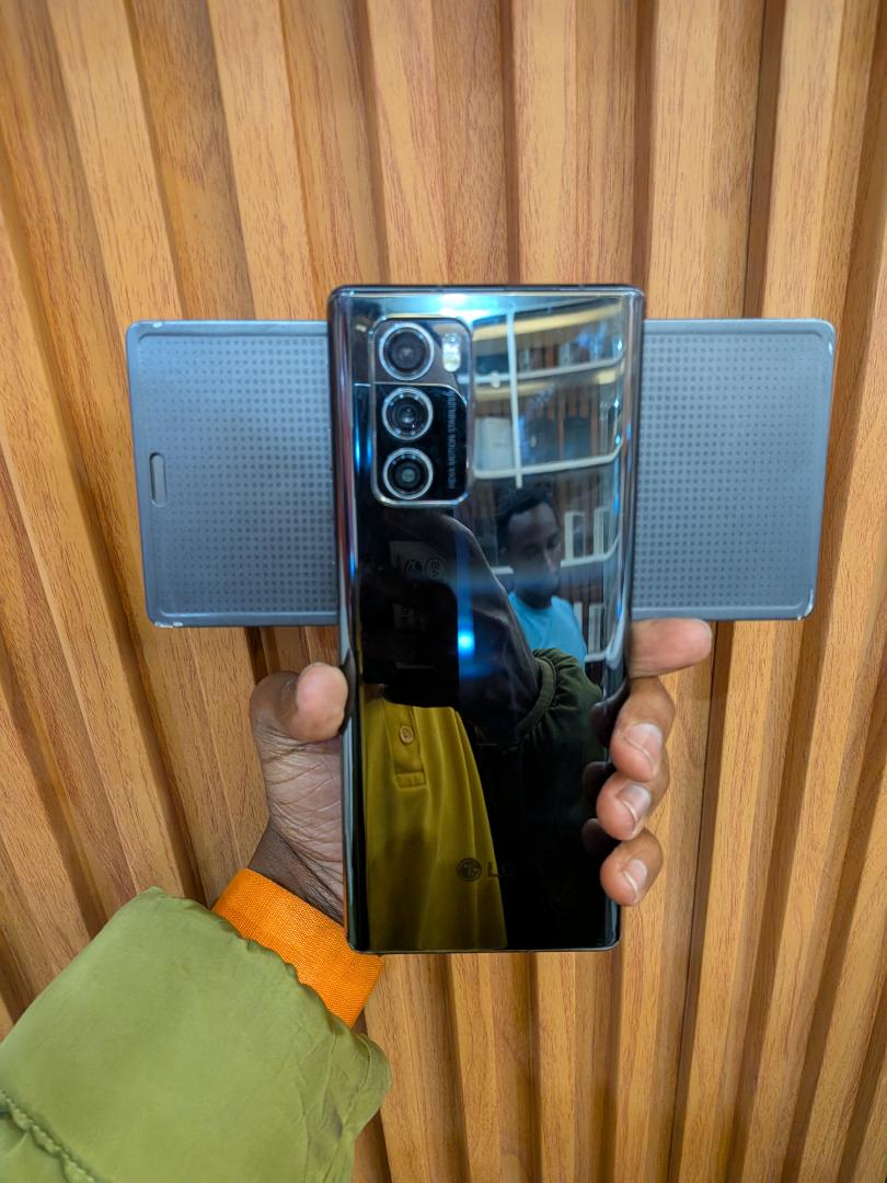 LG WING 5G — The Phone That Swivels 128gb 8gb ram Aurora Gray 64MP camera