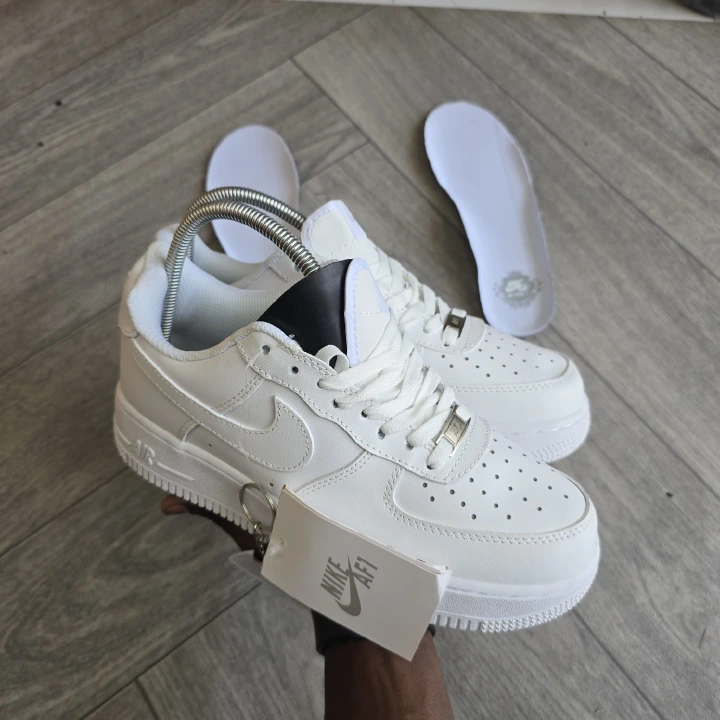 🔥(ON OFFER) 🔥 Customized Air Force 1 low cut Triple White Airforce boot |  Ladies Sneakers – Luxury Women’s Fashion Sneakers, Customized Airforce 1 | Trendy Casual Streetwear Shoes | Stylish Design