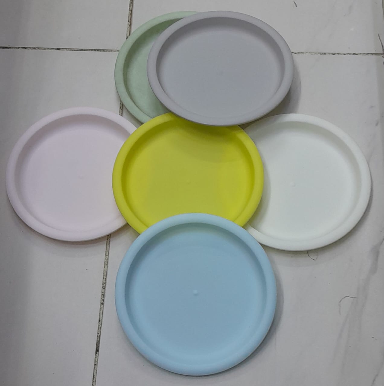 Plates Set of 6 Plastic Eco-Friendly BPA Free Plates  Microwave Safe Multicoloured Set of 6 Durable Unbreakable Kid Friendly Dishwasher Safe Non Toxic Food Grade Material Vibrant Dinnerware Perfect