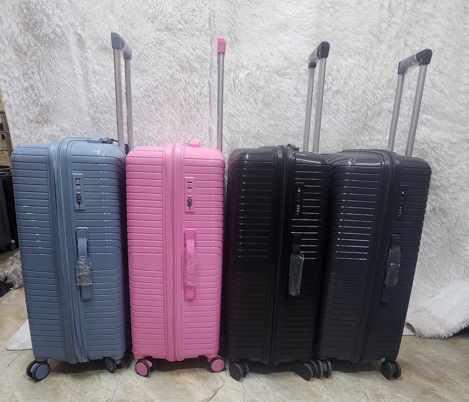 Rubber large Suitcase Double zip high quality travelling bag size 28C