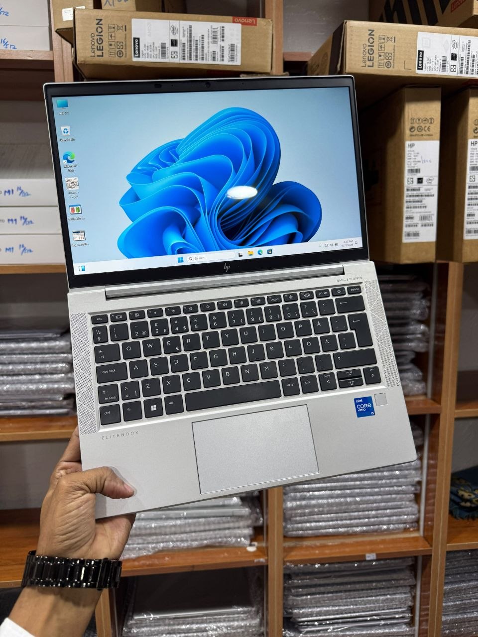 Hp EliteBook 830 G8 i5 11TH Generation 8GB/256GB SSD TOUCH SCREEN - Free Laptop Bag and Wireless Mouse