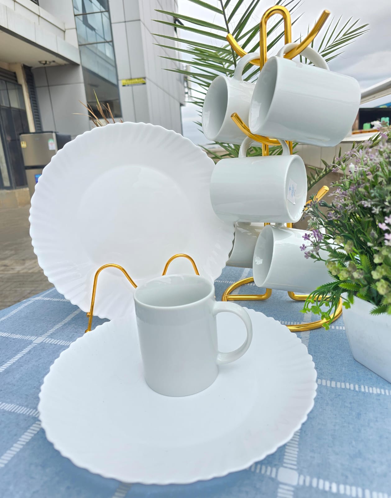 🌀Super Good quality 👌12-piece dinner set: 6 cups and 6 plates

Plates size: 10.5 inches✔️✔️Microwave and dishwasher safe

Perfect for daily meals or entertaining guests

Durable and high-quality cer